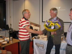 Wim Bakker ontvangt fraaie foto van Bakersfield Regina