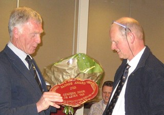 Jan ontvangt Blonde Award