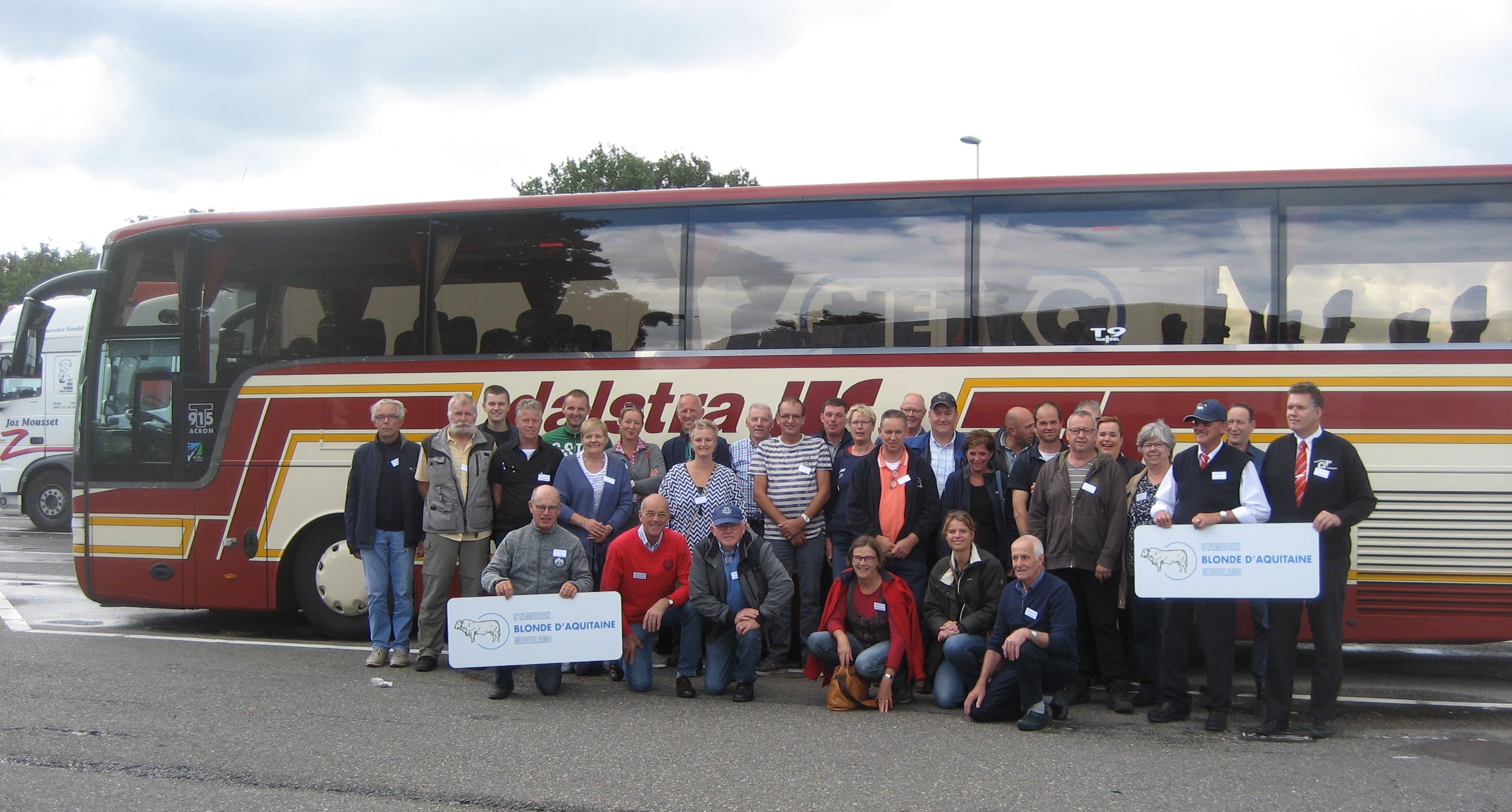Jubilarissen met de excursie naar de Franse keuring in Sedan