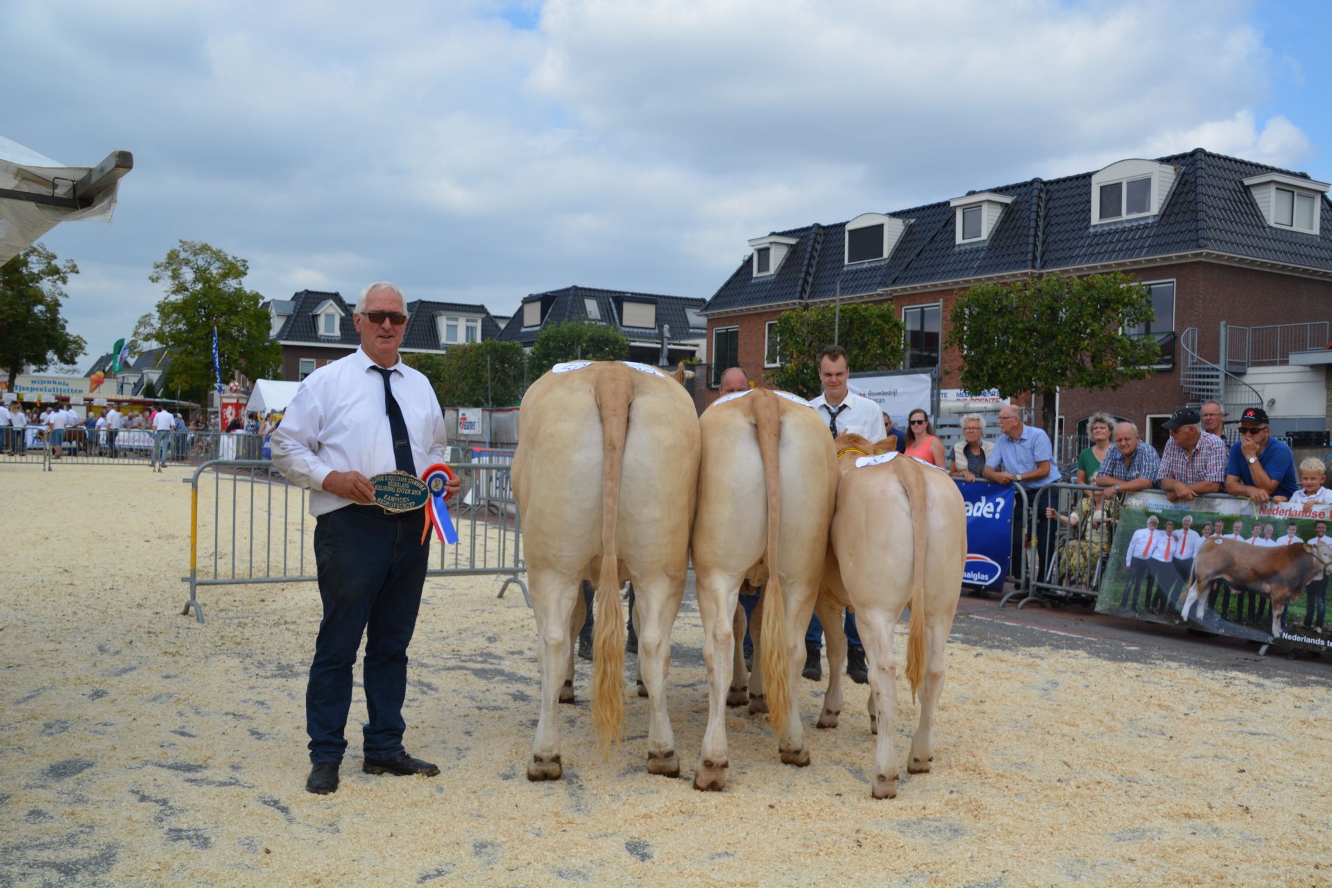 Foto's van de bedrijfsgroepen in Enter