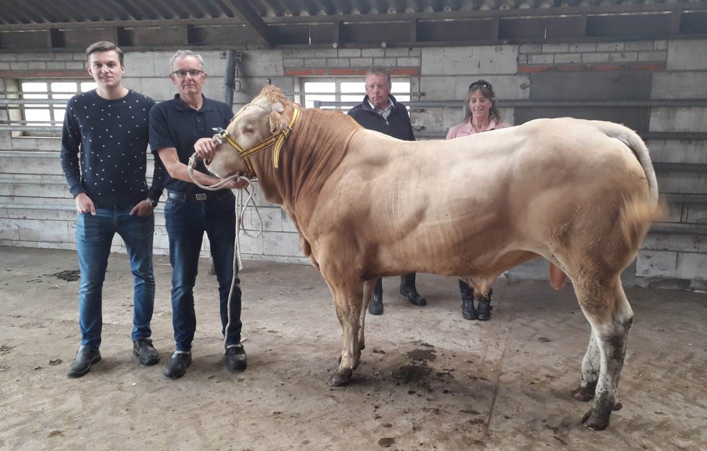 Veilingtopper BAC Paris overhandigd aan de koper