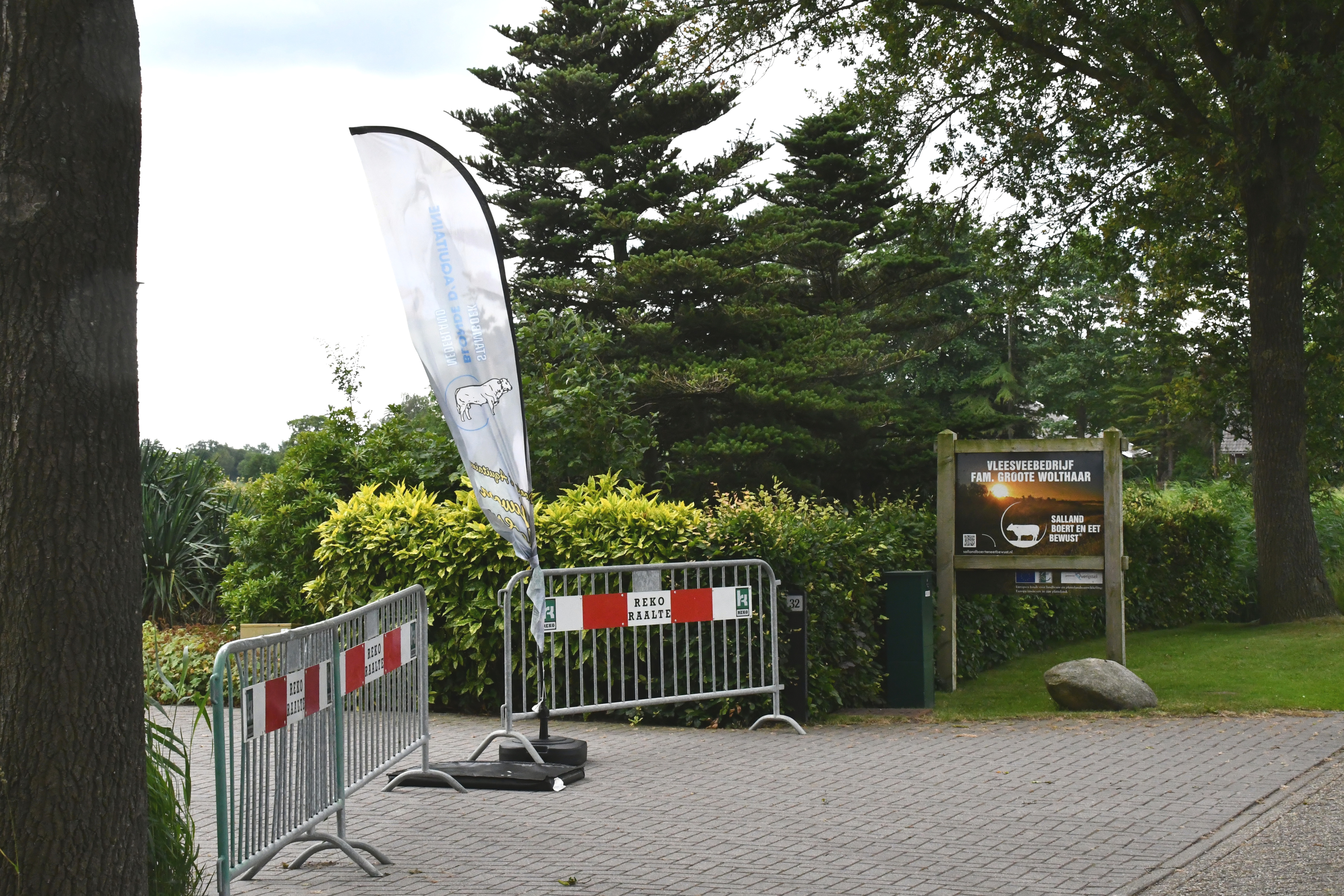 Jubileumfeest met kijkje bij de buren