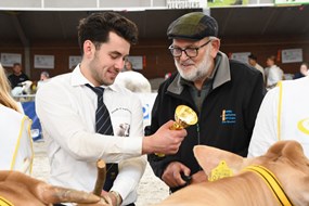 Miss Futur prijs uitgereinkt door Bas Bouman Miss Futur prijs uitgereinkt door Bas Bouman